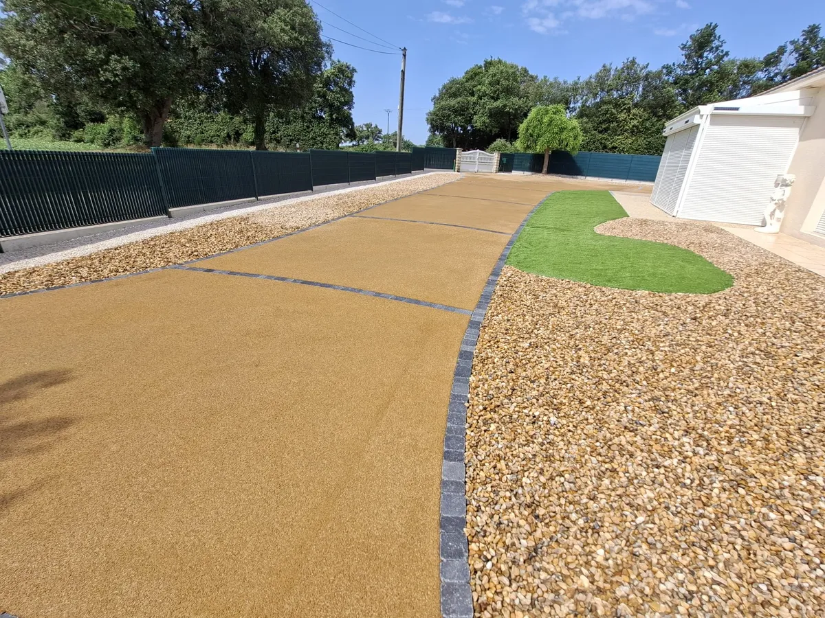 Réalisation de béton décoratif par Atlantic Passion Jardin, paysagiste à Longeville-sur-Mer