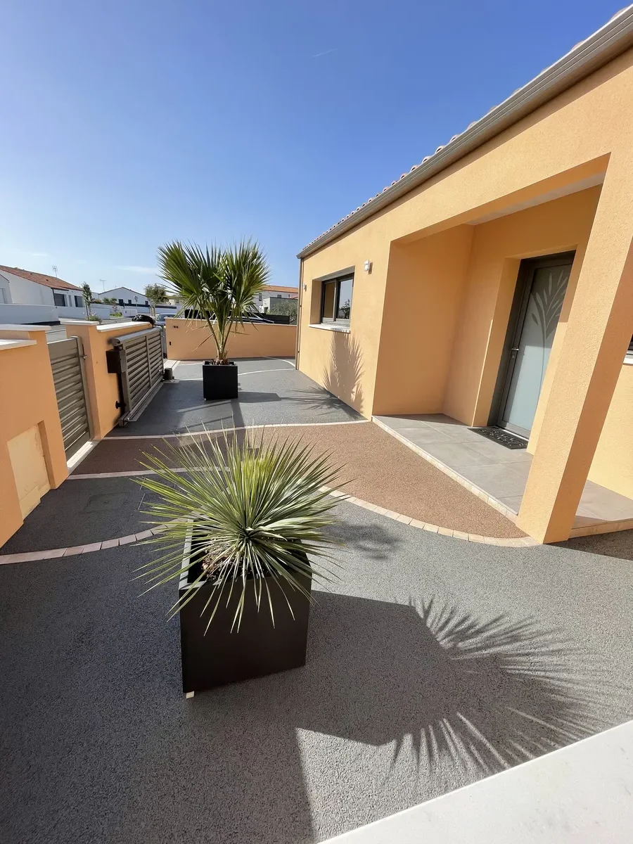 Réalisation de béton décoratif par Atlantic Passion Jardin, paysagiste à Longeville-sur-Mer