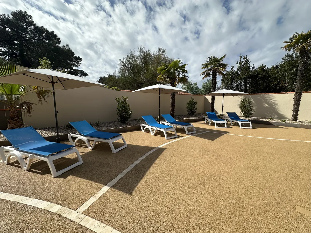 Réalisation de béton décoratif par Atlantic Passion Jardin, paysagiste à Longeville-sur-Mer