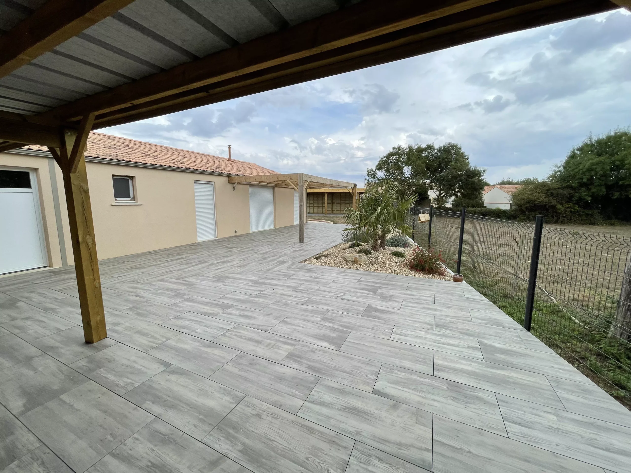 Réalisation de dallage par Atlantic Passion Jardin, paysagiste à Longeville-sur-Mer