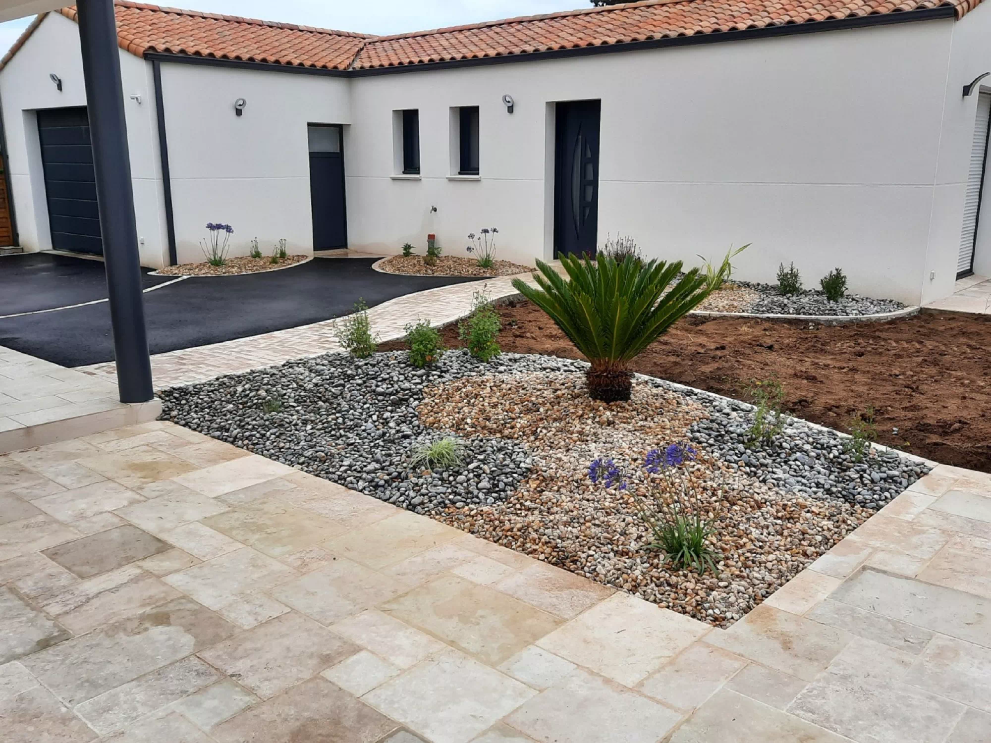 Réalisation de dallage par Atlantic Passion Jardin, paysagiste à Longeville-sur-Mer