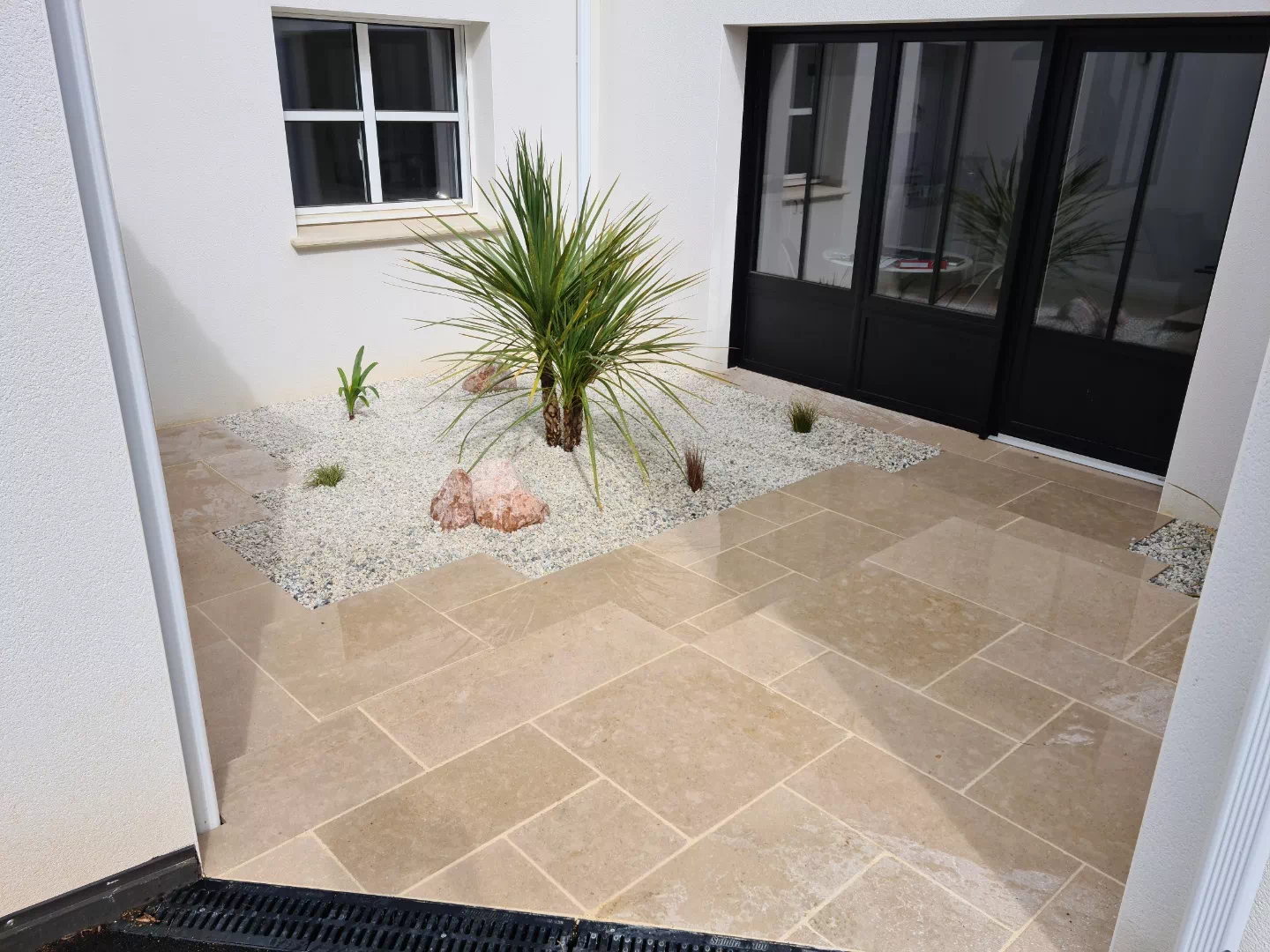 Réalisation de dallage par Atlantic Passion Jardin, paysagiste à Longeville-sur-Mer