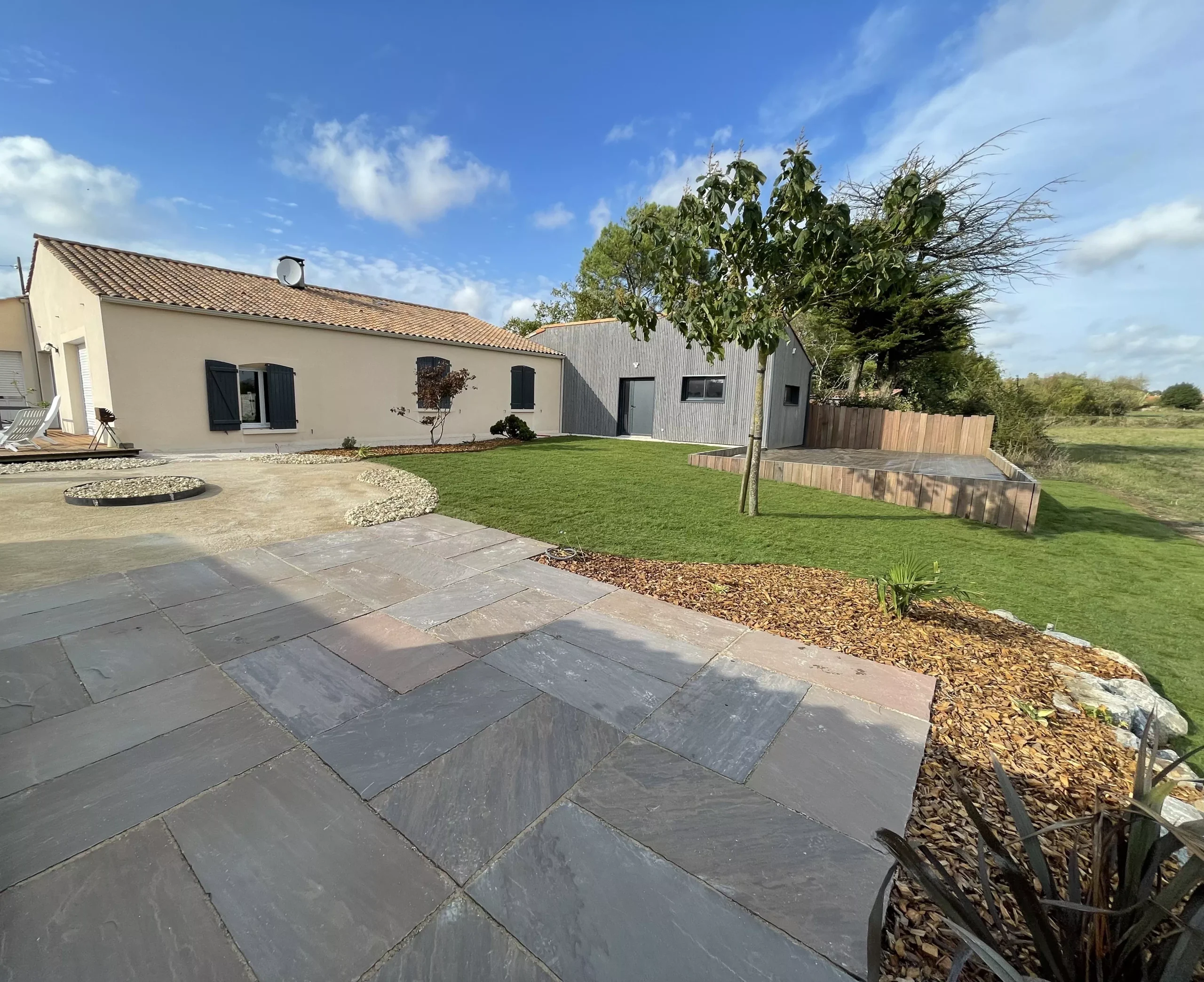 Réalisation de dallage par Atlantic Passion Jardin, paysagiste à Longeville-sur-Mer