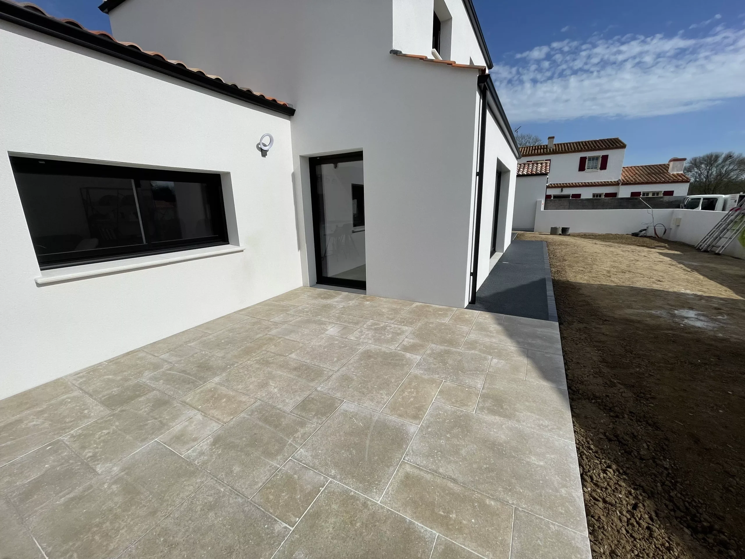 Réalisation de dallage par Atlantic Passion Jardin, paysagiste à Longeville-sur-Mer
