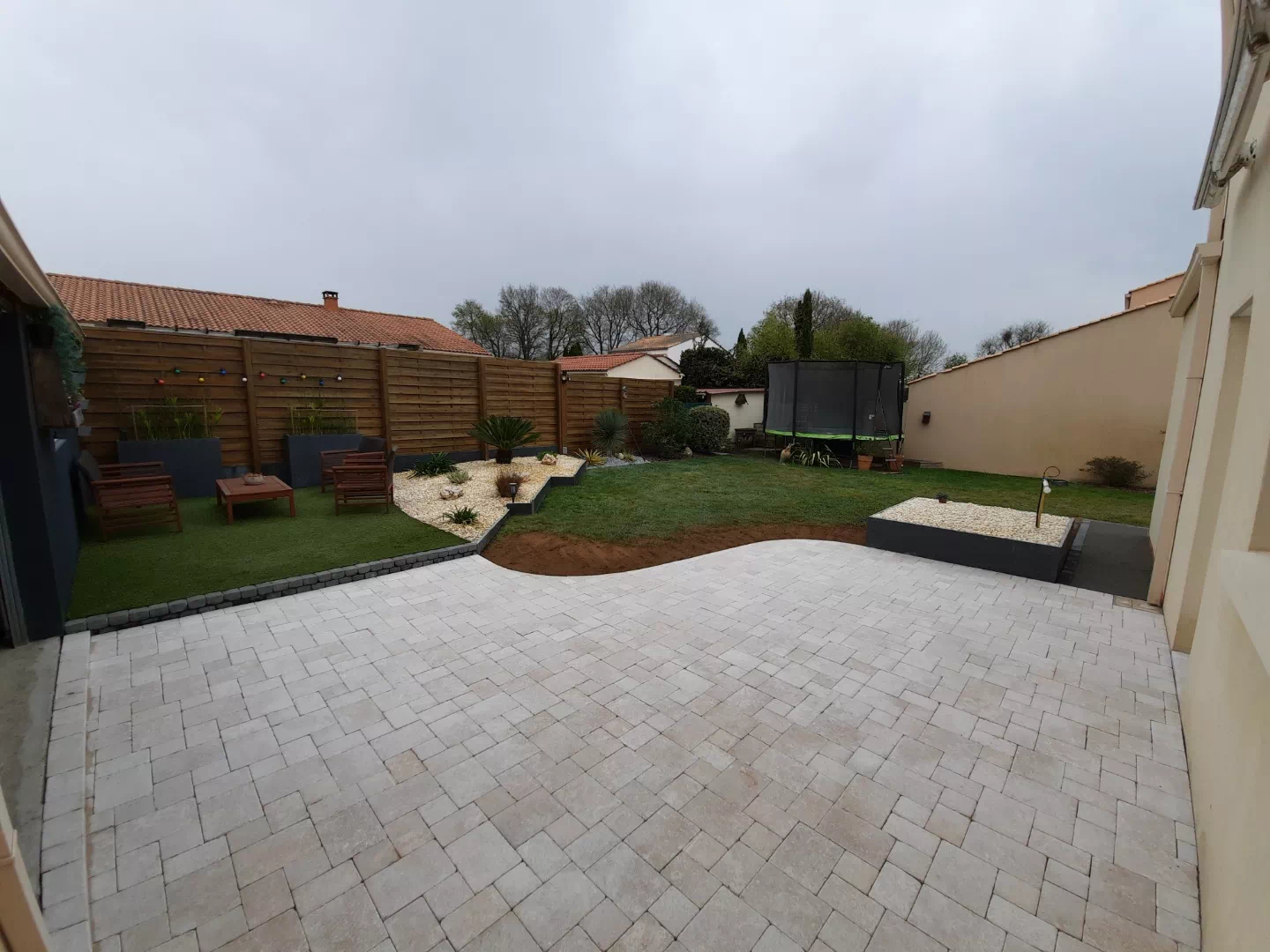 Réalisation de dallage par Atlantic Passion Jardin, paysagiste à Longeville-sur-Mer