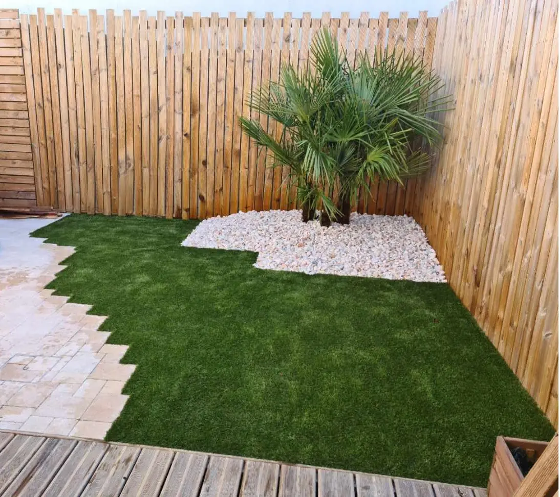 realisation-gazon-synthetique-paysagiste-longeville-sur-mer-atlantic-passion-jardin